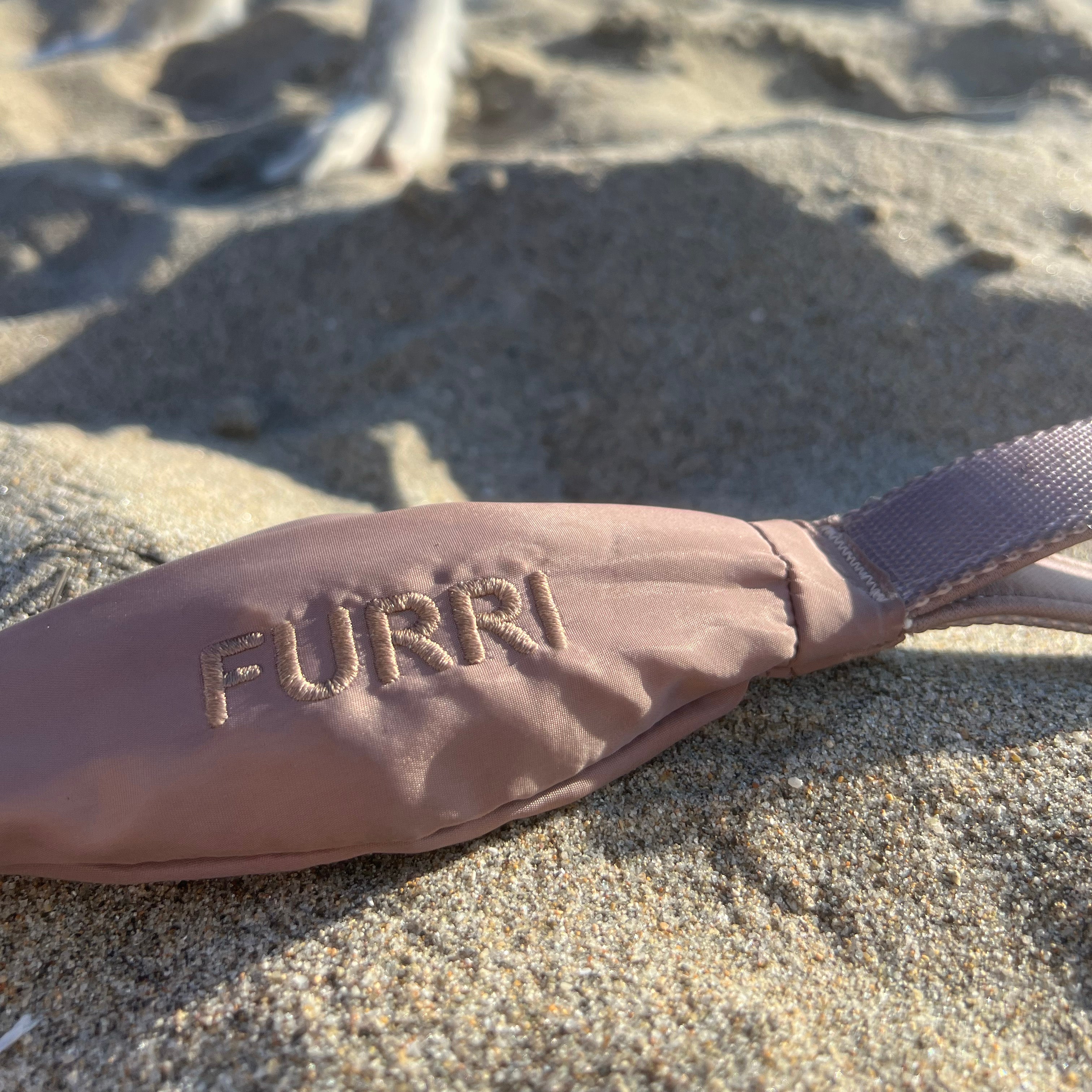 Dog leash with build-in Pouch | FURRI The One Leash